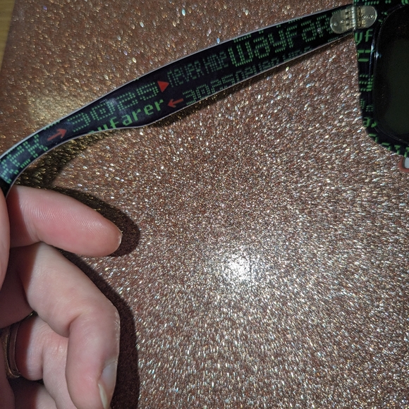 Ray-Ban Wayfarer Sunglasses - Picture 10 of 11